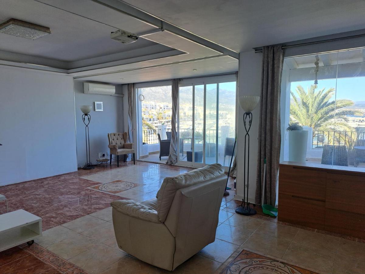 Private Suites In Huge Penthouse 1St Line Puerto Banus, Incredible Views, Jacuzzis Марбелья Экстерьер фото